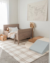 Load image into Gallery viewer, Corner Climber XL | Smoke
