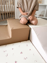 Load image into Gallery viewer, Corner Climber XL | Floral
