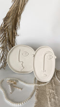 Load image into Gallery viewer, Home | Trinity Plate | Oval
