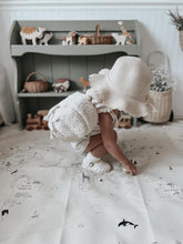 Load image into Gallery viewer, Jelly Shoes | Cream | Size up 2
