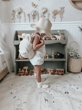 Load image into Gallery viewer, Jelly Shoes | Cream | Size up 2
