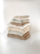 Load image into Gallery viewer, Chunky Knit Beanie | Pecan
