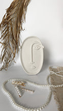 Load image into Gallery viewer, Home | Trinity Plate | Oval
