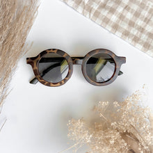 Laden Sie das Bild in den Galerie-Viewer, Little Sunnies | Cheetah
